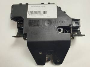 CERRADURA MALETERO / PORTON 8196401 BMW SERIE 1 BERLINA (E81/E87) Autodesguaces Alicante