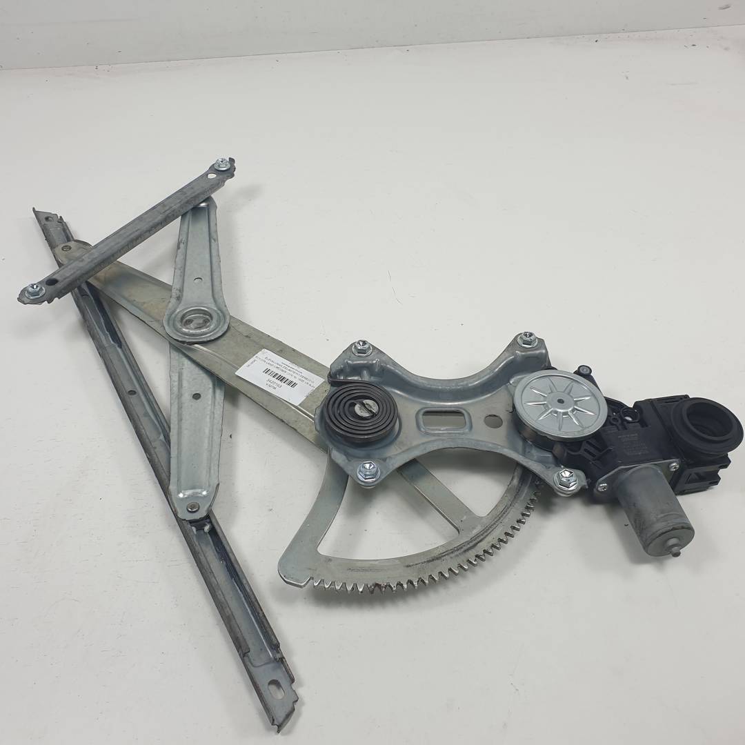 ELEVALUNAS DELANTERO DERECHO - 8571060310 - TOYOTA - LAND CRUISER (J15)