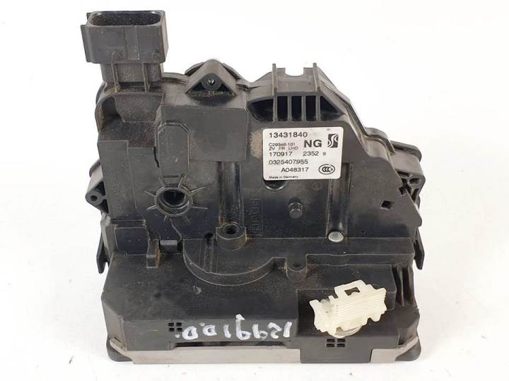 CERRADURA PUERTA DELANTERA DERECHA 13431840 OPEL CORSA E Autodesguaces Alicante
