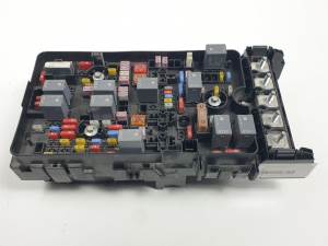 CAJA RELES / FUSIBLES 68193002AF JEEP CHEROKEE (KL) Autodesguaces Alicante