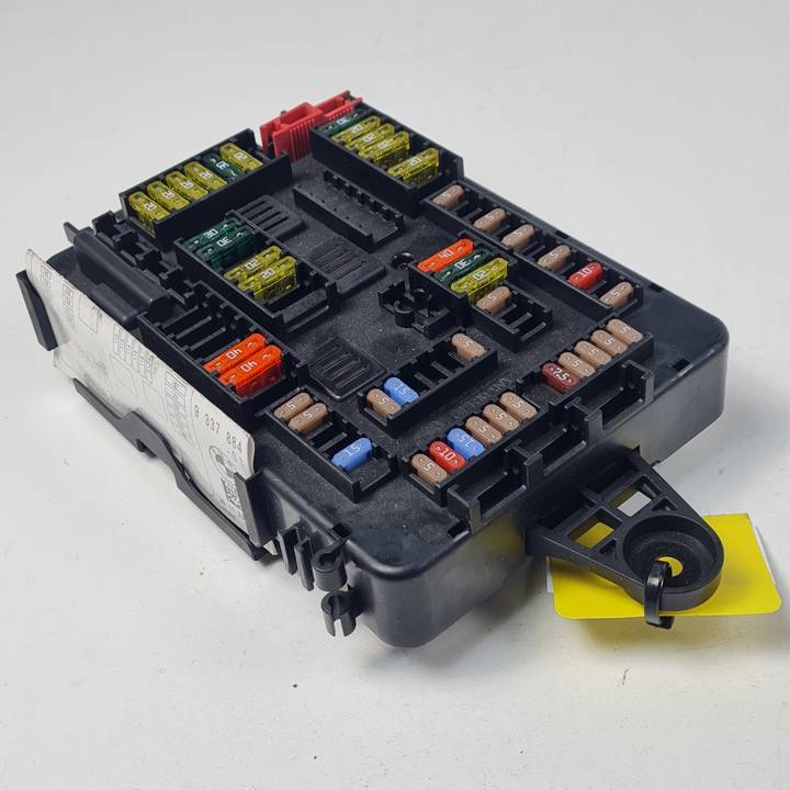 CAJA RELES / FUSIBLES 933788001 BMW SERIE 4 COUPE (F32) Autodesguaces Alicante