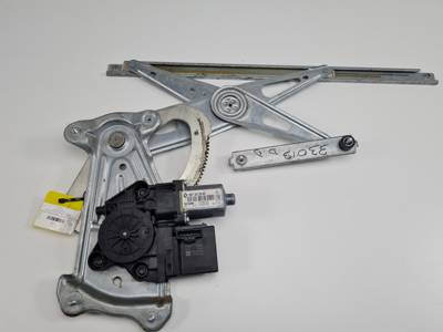 ELEVALUNAS DELANTERO DERECHO 807301396R RENAULT MEGANE III BERLINA 5P Autodesguaces Alicante