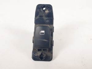 MANDO ELEVALUNAS TRASERO DERECHO 3K55B1200 HYUNDAI KONA Autodesguaces Alicante