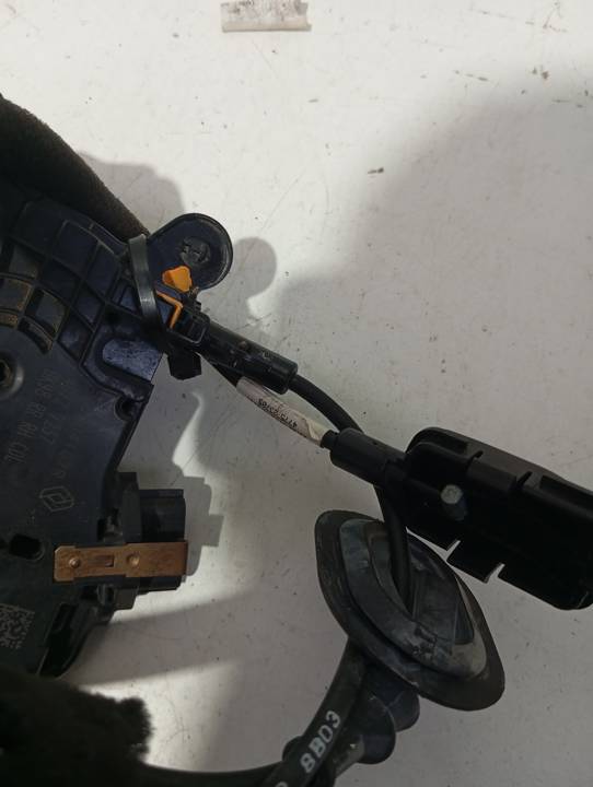 CERRADURA PUERTA TRASERA DERECHA