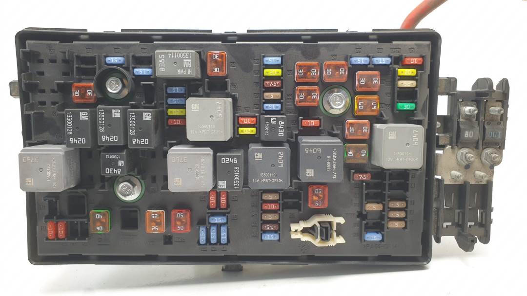 CAJA RELES / FUSIBLES - 13343479 - OPEL - INSIGNIA BERLINA