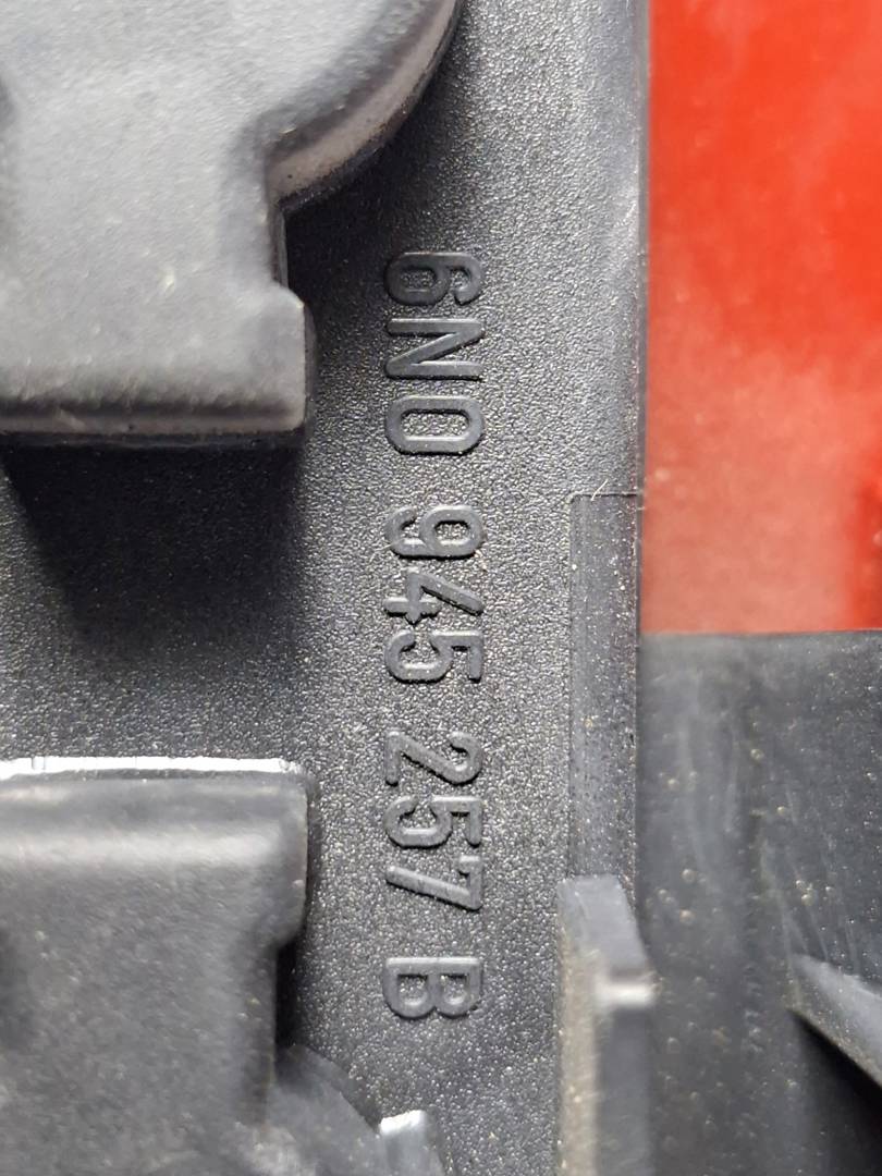 Foto 5 de Piloto Trasero Izquierdo Volkswagen Polo Berlina (6n1) (1994–1999)