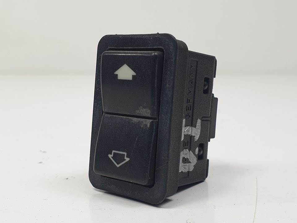 MANDO ELEVALUNAS DELANTERO DERECHO - 8368974 - BMW - SERIE 5 BERLINA (E39)