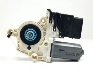 MOTOR ELEVALUNAS TRASERO DERECHO 960092100 VOLKSWAGEN PASSAT VARIANT (3C5) Autodesguaces Alicante