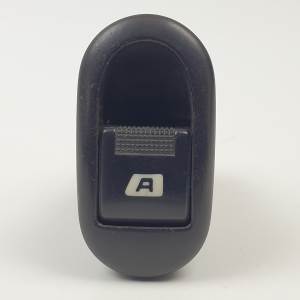 MANDO ELEVALUNAS DELANTERO DERECHO 96401469XT CITROEN C3 Autodesguaces Alicante