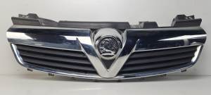 REJILLA DELANTERA 13157590 OPEL ZAFIRA B Autodesguaces Alicante
