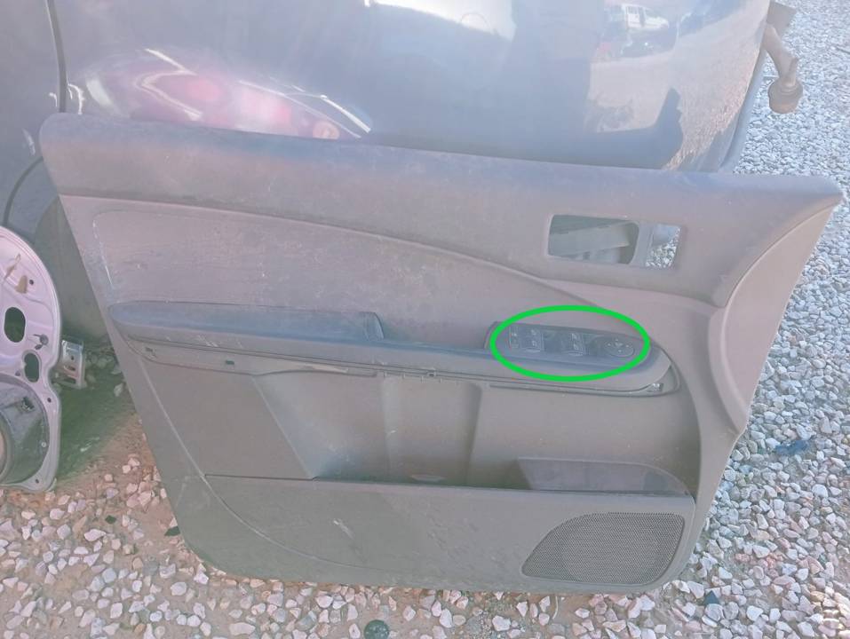 MANDO ELEVALUNAS DELANTERO IZQUIERDO