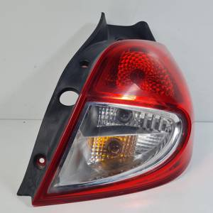 PILOTO TRASERO DERECHO 8200886946 RENAULT CLIO III Autodesguaces Alicante