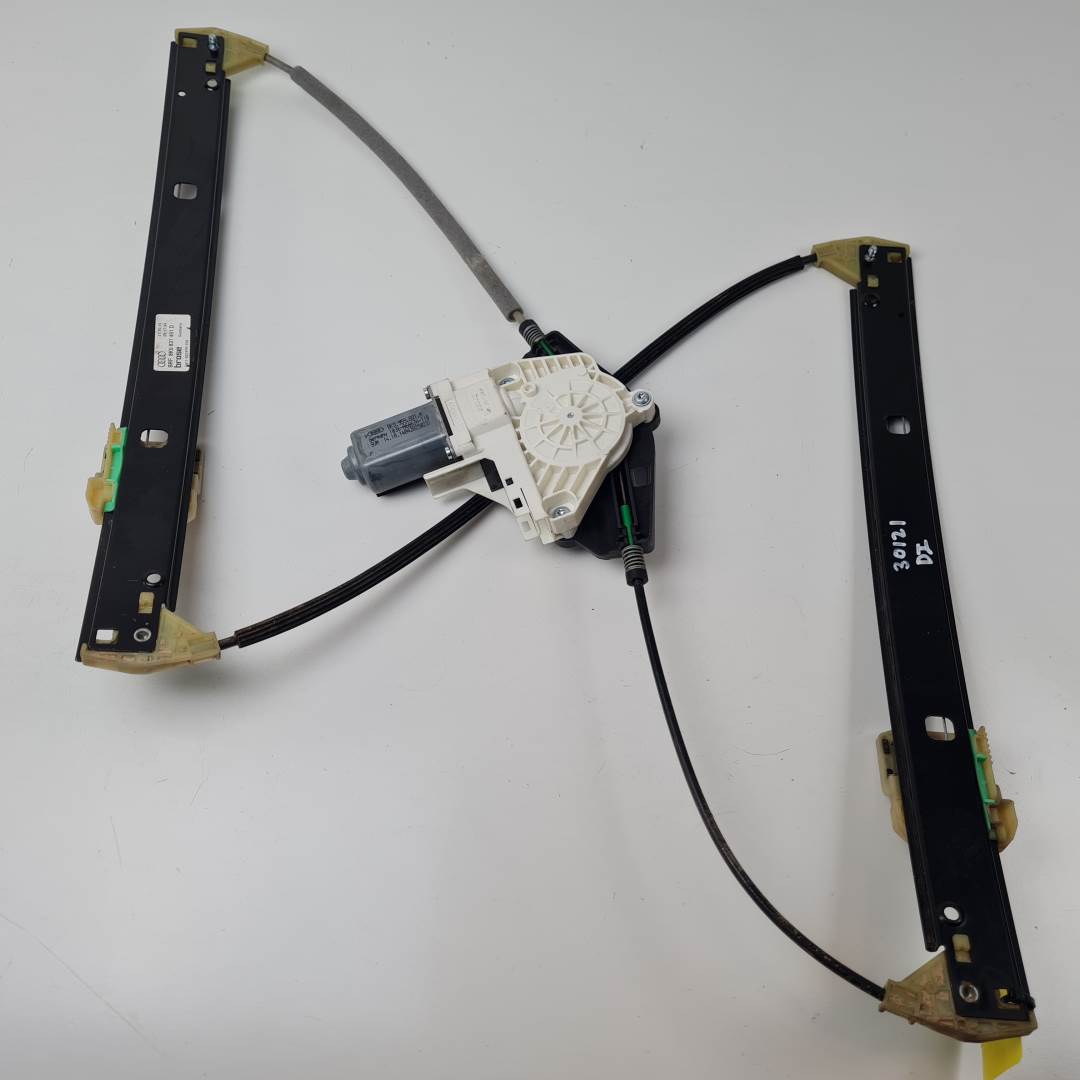 ELEVALUNAS DELANTERO IZQUIERDO - 8K0837461D - AUDI - A4 BER. (B8)