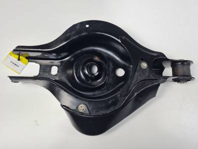 BRAZO SUSPENSION INFERIOR TRASERO DERECHO 4873748030 LEXUS RX SERIES Autodesguaces Alicante
