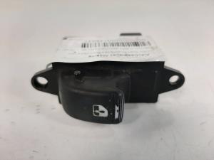MANDO ELEVALUNAS TRASERO DERECHO 96190777 DAEWOO NUBIRA BERLINA Autodesguaces Alicante