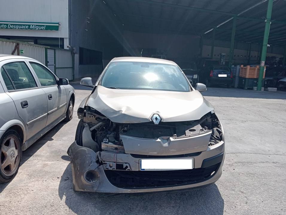 Imagen del vehículo RENAULT MEGANE III BERLINA 5 P