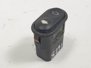 MANDO ELEVALUNAS DELANTERO DERECHO 91AG14529AB FORD FIESTA BERL./COURIER Autodesguaces Alicante