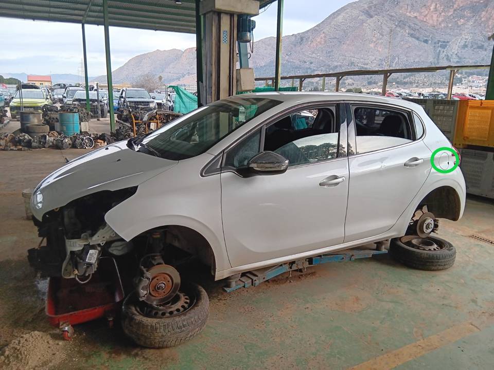 TAPA EXTERIOR COMBUSTIBLE