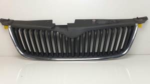 REJILLA DELANTERA 5L0853668 SKODA YETI Autodesguaces Alicante