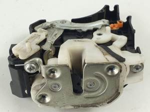 CERRADURA PUERTA TRASERA DERECHA OEM MN145876 MITSUBISHI OUTLANDER (CW0) Autodesguaces Alicante