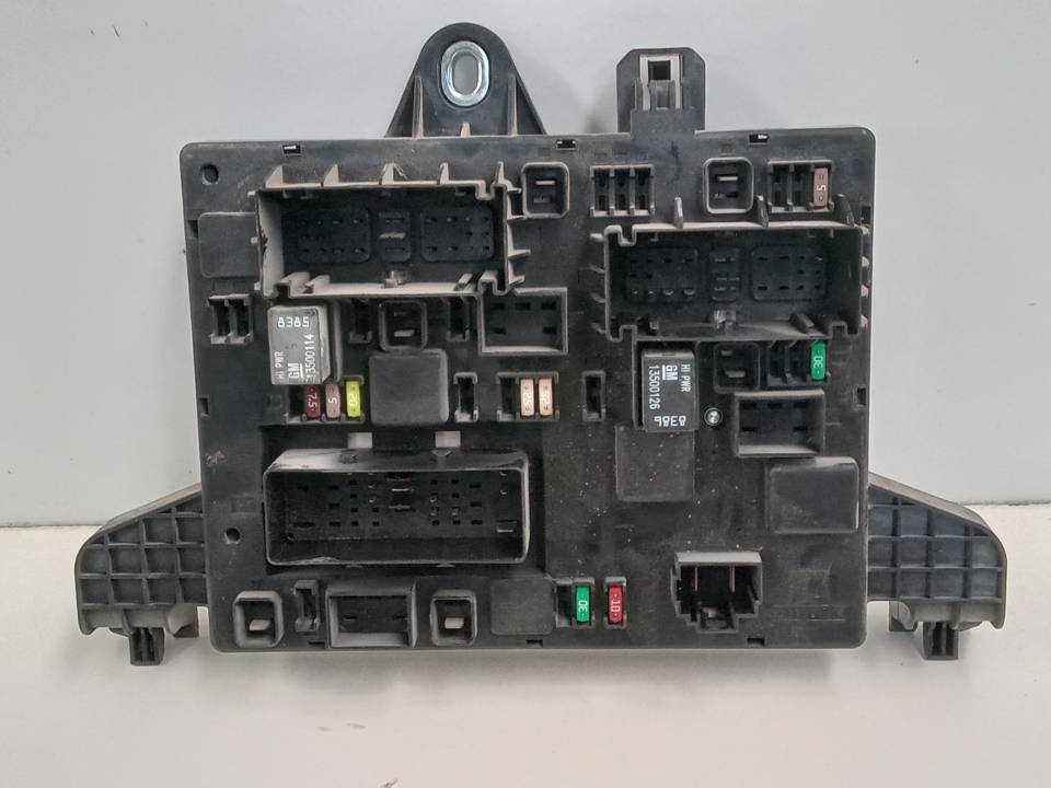 CAJA RELES / FUSIBLES