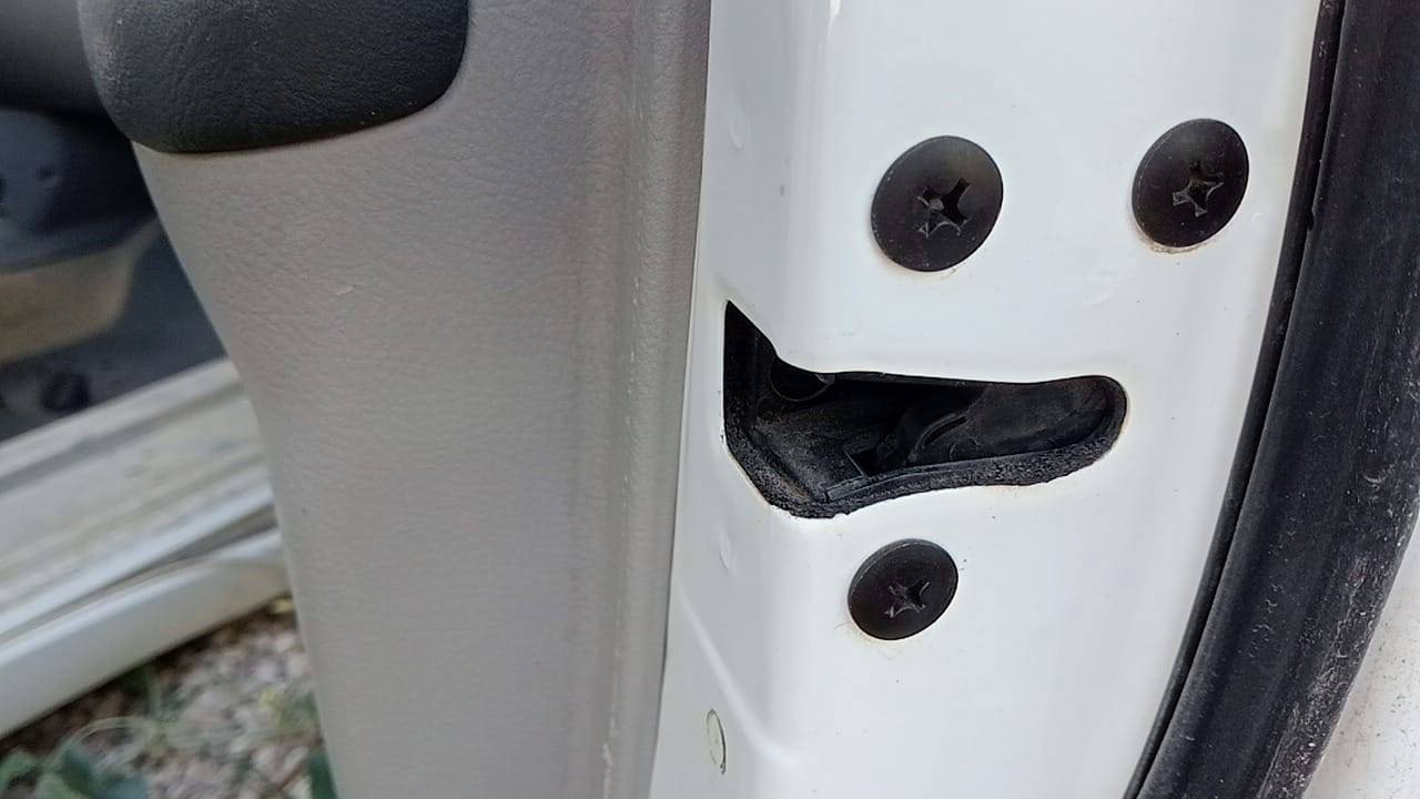 CERRADURA PUERTA DELANTERA DERECHA