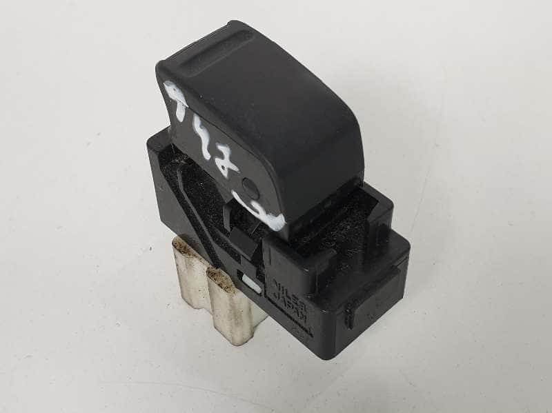 MANDO ELEVALUNAS DELANTERO DERECHO - SUBARU - FORESTER S11 (SG)