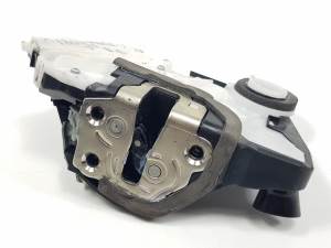 CERRADURA PUERTA DELANTERA DERECHA U3111130F1 TOYOTA YARIS Autodesguaces Alicante