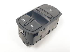 MANDO ELEVALUNAS DELANTERO IZQUIERDO 13258521AA OPEL CORSA D Autodesguaces Alicante