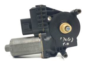 MOTOR ELEVALUNAS TRASERO DERECHO 0130821785 AUDI A6 BERLINA (4B2) Autodesguaces Alicante