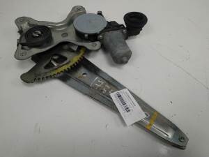 ELEVALUNAS TRASERO DERECHO 8571058010 LEXUS RX Autodesguaces Alicante