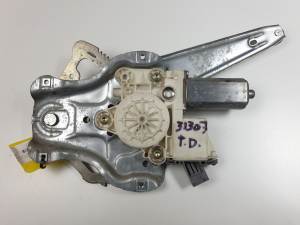 ELEVALUNAS TRASERO DERECHO 0130822031 TOYOTA AVENSIS WAGON (T25) Autodesguaces Alicante