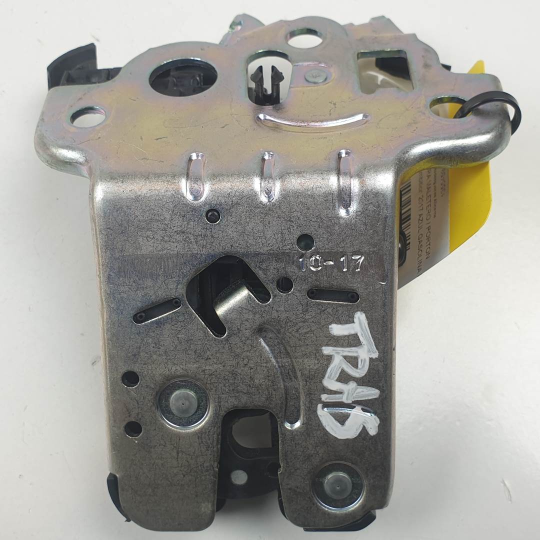 CERRADURA MALETERO / PORTON - 8R0827505A - SKODA - FABIA