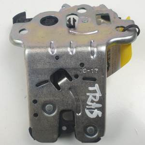 CERRADURA MALETERO / PORTON 8R0827505A SKODA FABIA Autodesguaces Alicante
