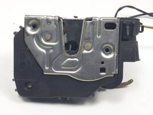 CERRADURA PUERTA DELANTERA DERECHA 209720043508 MERCEDES CLASE CLK (W209) COUPE Autodesguaces Alicante