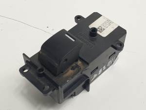 MANDO ELEVALUNAS TRASERO IZQUIERDO 35770SWAG010M2 HONDA CR-V (RE) Autodesguaces Alicante