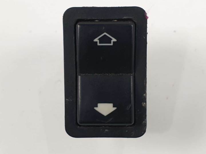 MANDO ELEVALUNAS TRASERO IZQUIERDO 8368974 BMW SERIE 7 (E38) Autodesguaces Alicante