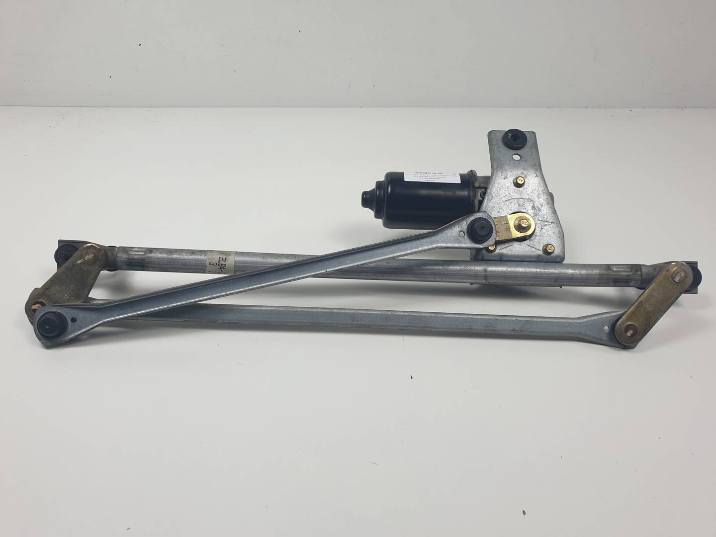 Moteur d’essuie-glace avant - 2L8417500AA - FORD - MAVERICK (TM1)