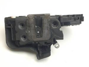 CERRADURA PUERTA TRASERA IZQUIERDA 7H5A26413AC LAND ROVER RANGE ROVER SPORT (L320) Autodesguaces Alicante