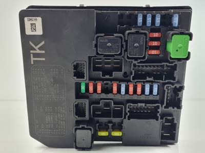 CAJA RELES / FUSIBLES 284B71TX2B NISSAN JUKE (F15) Autodesguaces Alicante