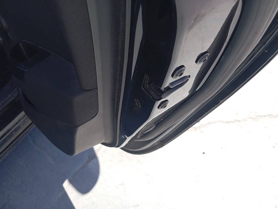 CERRADURA PUERTA TRASERA DERECHA
