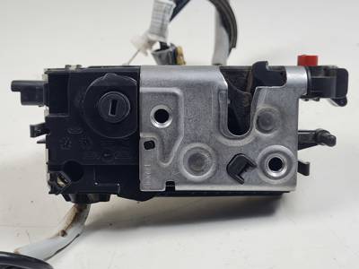 CERRADURA PUERTA TRASERA DERECHA 9812501180 PEUGEOT 208 Autodesguaces Alicante
