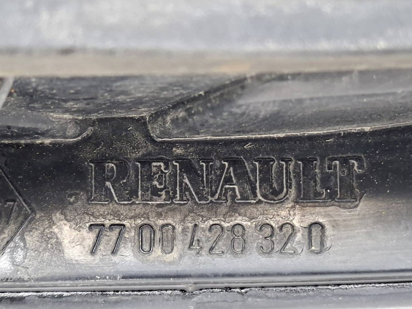 Foto 4 de Piloto Trasero Izquierdo Renault Megane I Fase 2 Berlina (ba0) (1999–2002)