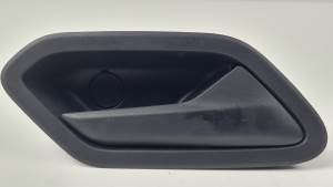 MANETA INTERIOR TRASERA DERECHA 806719486R DACIA DUSTER II Autodesguaces Alicante