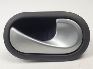 MANETA INTERIOR TRASERA DERECHA 8200028486 RENAULT MEGANE II BERLINA 5P Autodesguaces Alicante