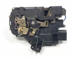 CERRADURA PUERTA DELANTERA DERECHA 4B1837016G AUDI A6 AVANT (4B5) Autodesguaces Alicante
