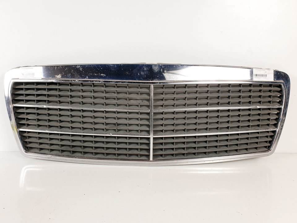 Kühlergrill vorne - 2108880023 - MERCEDES - CLASE E (W210) BERLINA DIESEL