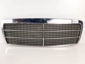 REJILLA DELANTERA 2108880023 MERCEDES CLASE E (W210) BERLINA DIESEL Autodesguaces Alicante