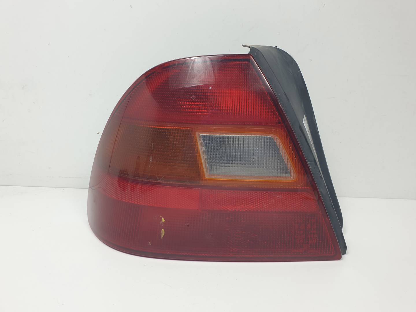 PILOTO TRASERO IZQUIERDO - HONDA - CIVIC BERLINA .5 (MA/MB)