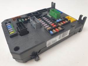 CAJA RELES / FUSIBLES 9664992380 PEUGEOT 508 SW Autodesguaces Alicante